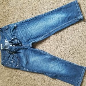Blue denim cropped jeans